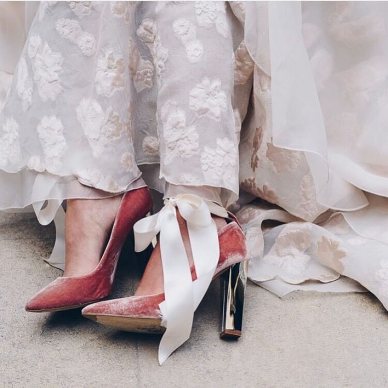 Zapatos para novia con lazos al tobillo